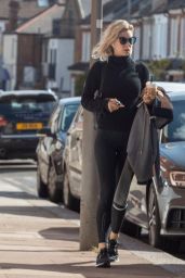 Vanessa Kirby - Running Errands in London 07/10/2020