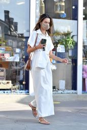 Alessandra Ambrosio - Shops For Gym Equipment in Brentwood 08/04/2020