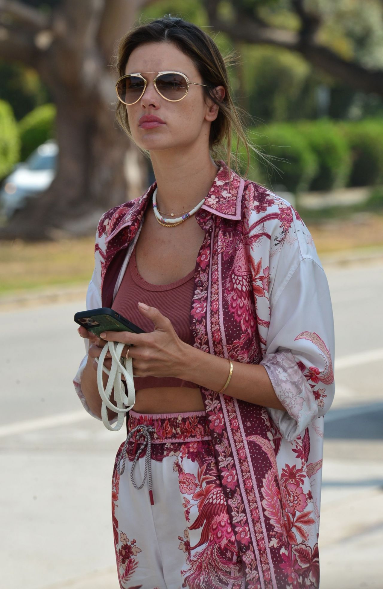 Alessandra Ambrosio Summer Street Style - Brentwood 08/18/2020 • CelebMafia