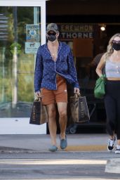 Annabelle Wallis - Outside a Natural Foods in LA 08/15/2020