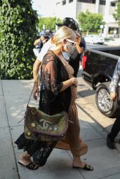 Ashlee Simpson With Her Husband Evan Ross at The Ivy in LA 08/22/2020