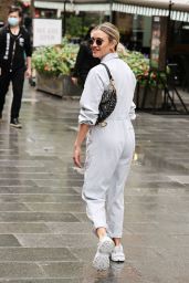 Ashley Roberts - Outside the Global Radio in London 07/27/2020