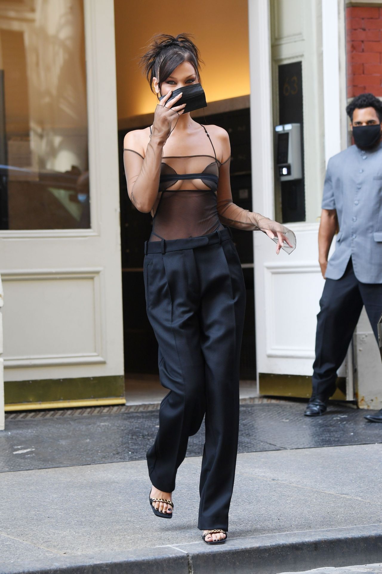 bella-hadid-out-in-new-york-city-08-28-2020-0.jpg