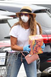 Brooke Shields - Grocery Shopping in Sag Harbor 08/06/2020