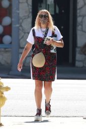 Busy Philipps - Out in LA 08/10/2020