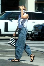 Carey Mulligan in Casual Outfit - Beverly Hills 08/13/2020