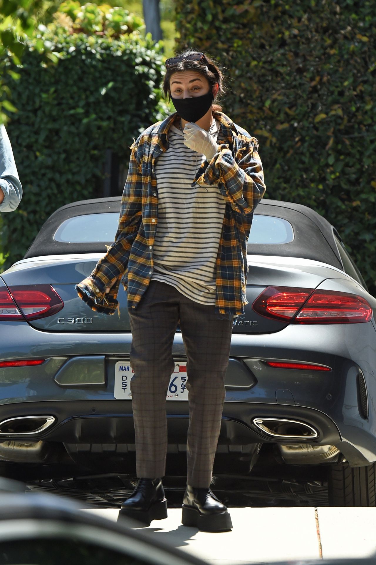 charli-xcx-and-huck-kwong-leave-a-friends-house-in-los-angeles-08-10-2020-3.jpg
