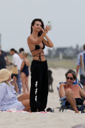 Emily Ratajkowski - Beach in the Hamptons 08/25/2020