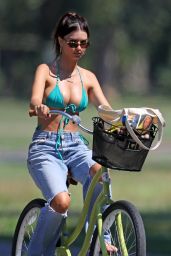 Emily Ratajkowski - Bike Ride in the Hamptons 08/05/2020