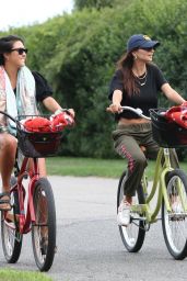 Emily Ratajkowski - Rides Her Bike in the Hamptons 08/13/2020