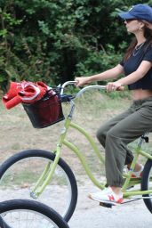 Emily Ratajkowski - Rides Her Bike in the Hamptons 08/13/2020