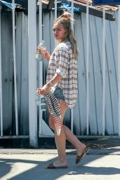 Hilary Duff in Street Outfit - Domingo