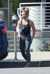 Hilary Duff - Leaving Starbucks in LA 08/25/2020