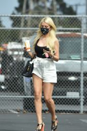 Holly Madison Summer Street Style - Los Angeles 08/24/2020