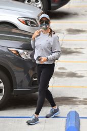 Jennifer Garner Street Style - Palisades 08/25/2020