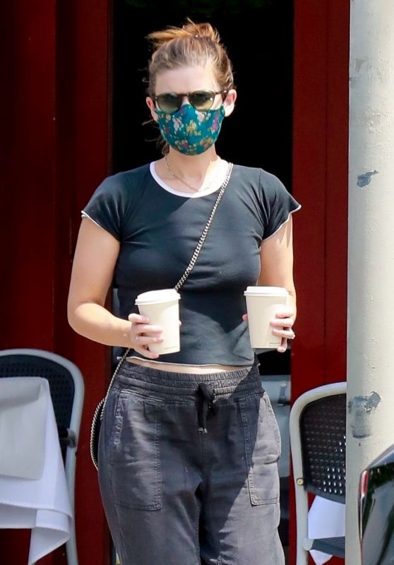 Kate Mara - Out in Los Feliz 08/23/2020