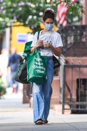 Katie Holmes - Grocery Shopping in NYC 08/17/2020