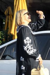 Kelly Rutherford - Out in West Hollywood 08/04/2020