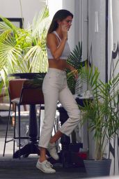 Kendall Jenner Street Style - West Hollywood 08/13/2020