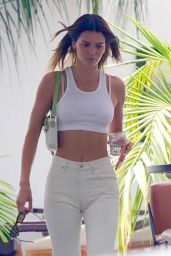 Kendall Jenner Street Style - West Hollywood 08/13/2020 • CelebMafia