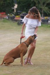 Lizzie Cundy - Walking Her Dog in London 07/30/2020