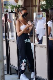 Madison Beer at I’ll Pastaio in Beverly Hills 08/27/2020