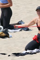 Maria Sharapova in a Sports Bra on the Beach in LA 08/19/2020