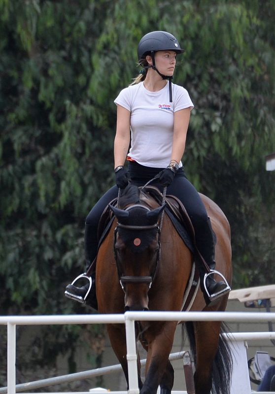 Olivia Wilde - Horseback Riding in LA 08/20/2020