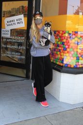 Paris Hilton - Shopping in Hollywood 08/25/2020