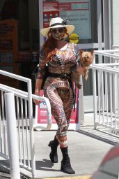 Phoebe Price - Heads to Petco in Los Angeles 08/26/2020