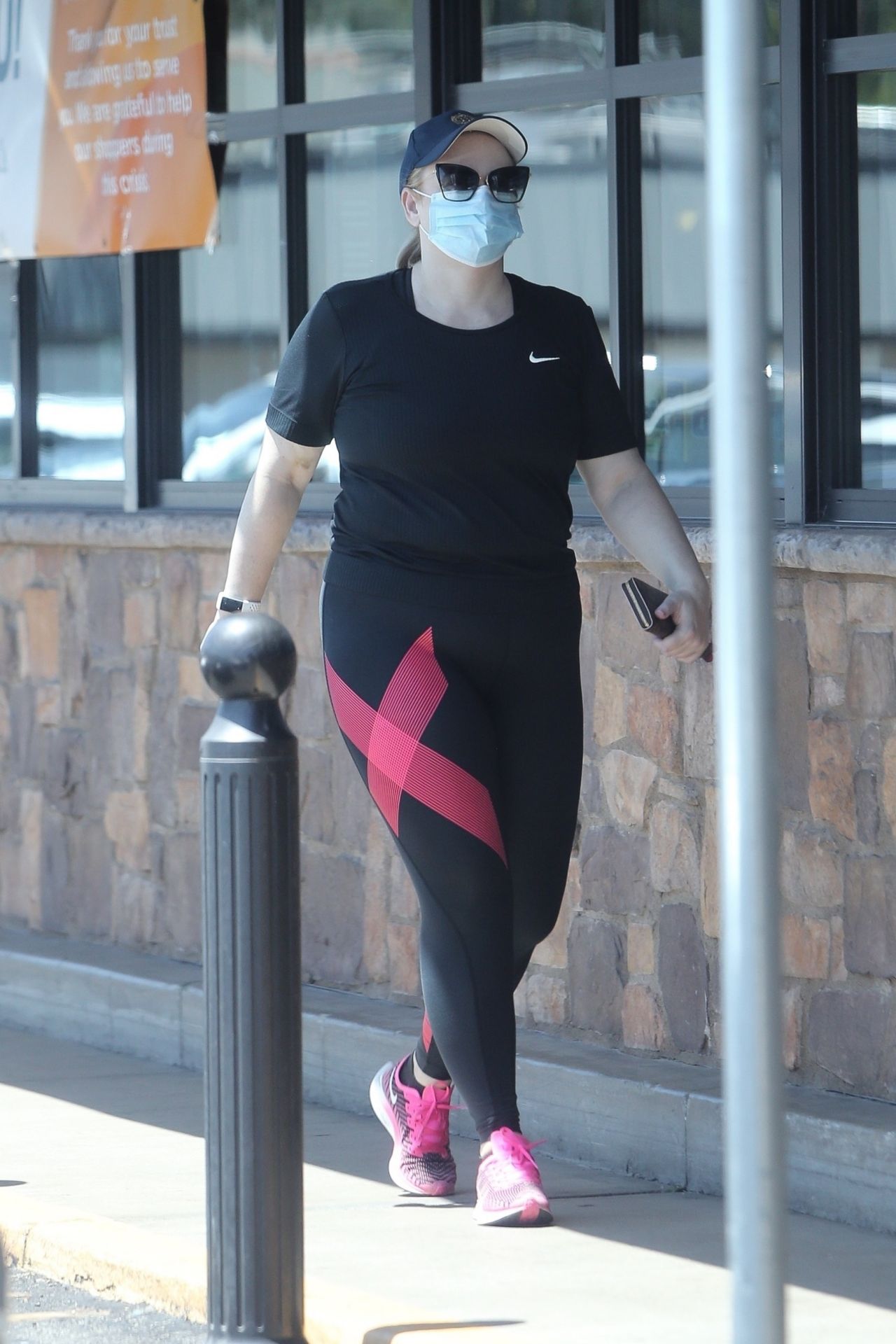 Rebel Wilson at Gelson's Market in Los Feliz 08/07/2020 • CelebMafia