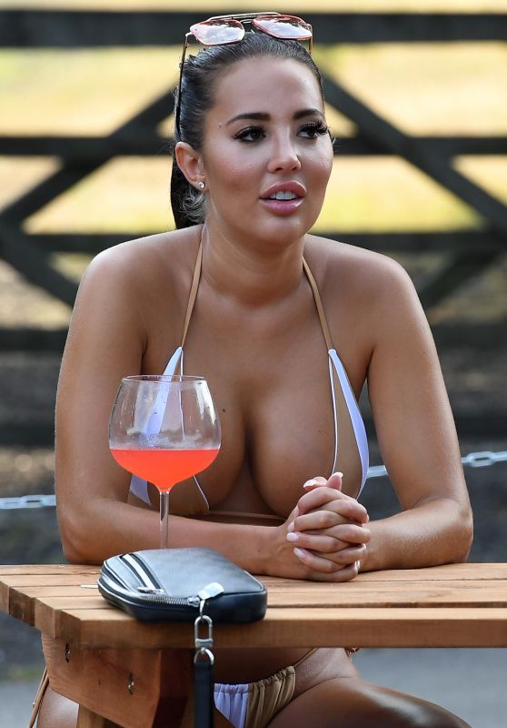 Yazmin Oukhellou - "The Only Way is Essex" TV Show Filming in London 08/09/2020