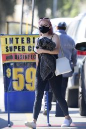 Ariel Winter - Out in Los Angeles 09/04/2020