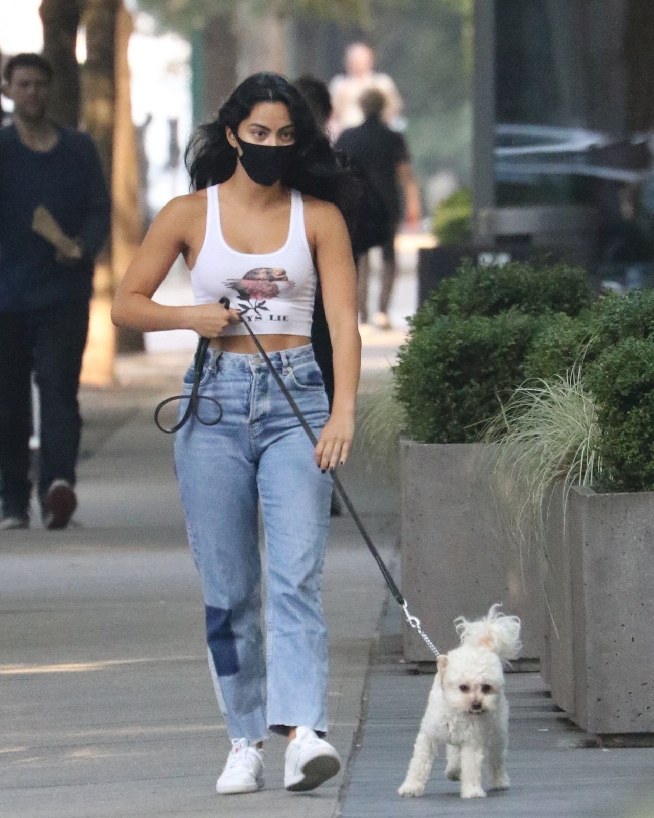 camila-mendes-out-in-vancouver-09-11-2020-9.jpg