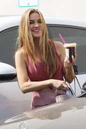 Chrishell Stause - Arrives at the DWTS Studio in LA 09/18/2020