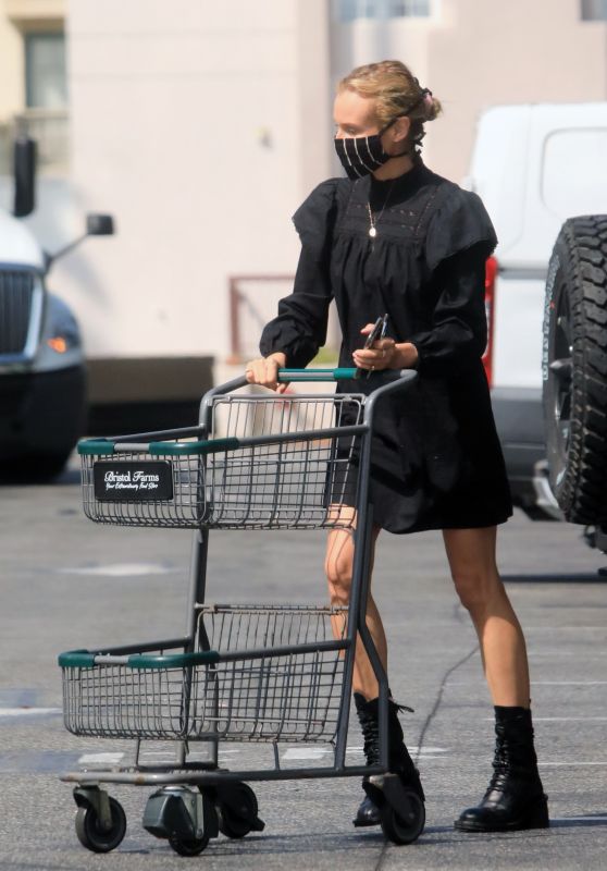 Diane Kruger - Grocery Shopping in Los Angeles 09/22/2020