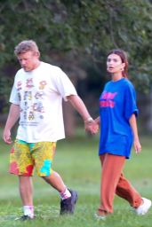 Emily Ratajkowski With Her Husband in the Hamptons, NY 09/08/2020
