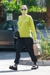 Emma Roberts - Leaving Starbucks in Los Feliz 09/24/2020