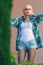 Gwen Stefani - Photoshoot in Beverly Hills 09/26/2020