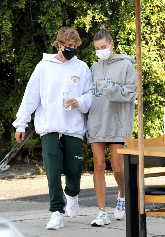 Hailey Bieber and Justin Bieber – Out in West Hollywood 09/23/2020