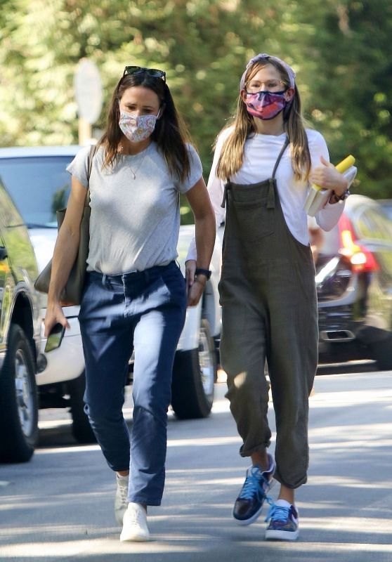 Jennifer Garner With Her Daughter - LA 09/22/2020