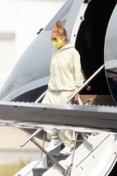 Jennifer Lopez - Exits Her Private Jet in LA 09/09/2020