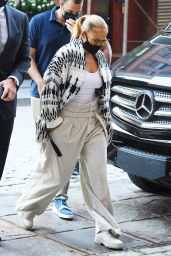 Jennifer Lopez in Casual Outfit - Tribeca, New York 09/08/2020