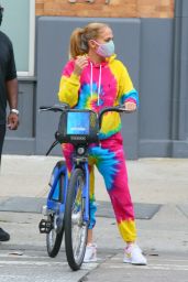 Jennifer Lopez in Tie-Dye Sweats - Citi Bike Ride in NYC 09/07/2020