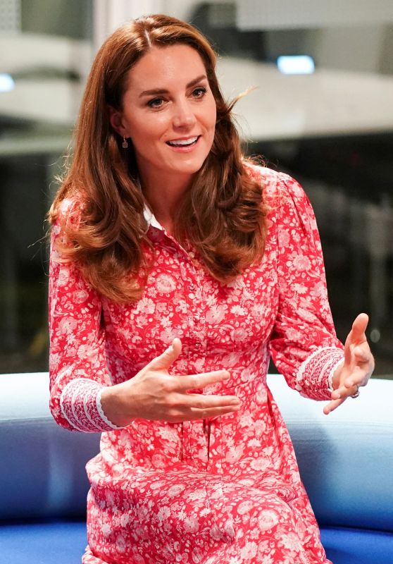 Kate Middleton - Beigel Bake, Brick Lane Bakery in London 09/15/2020