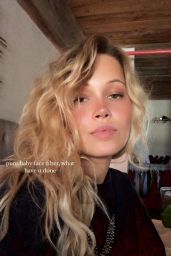 Kelli Berglund - Social Media Photos and Video 09/17/2020