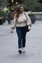 Kelly Brook in Casual Outfit - London 09/24/2020