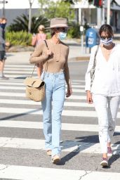 Laeticia Hallyday Street Style 09/24/2020