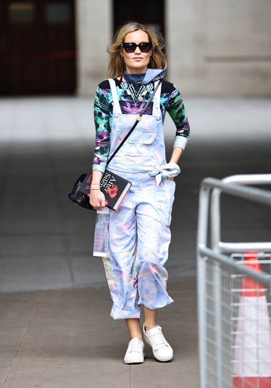 Laura Whitmore Looks Bohemian Chic - London 08/30/2020