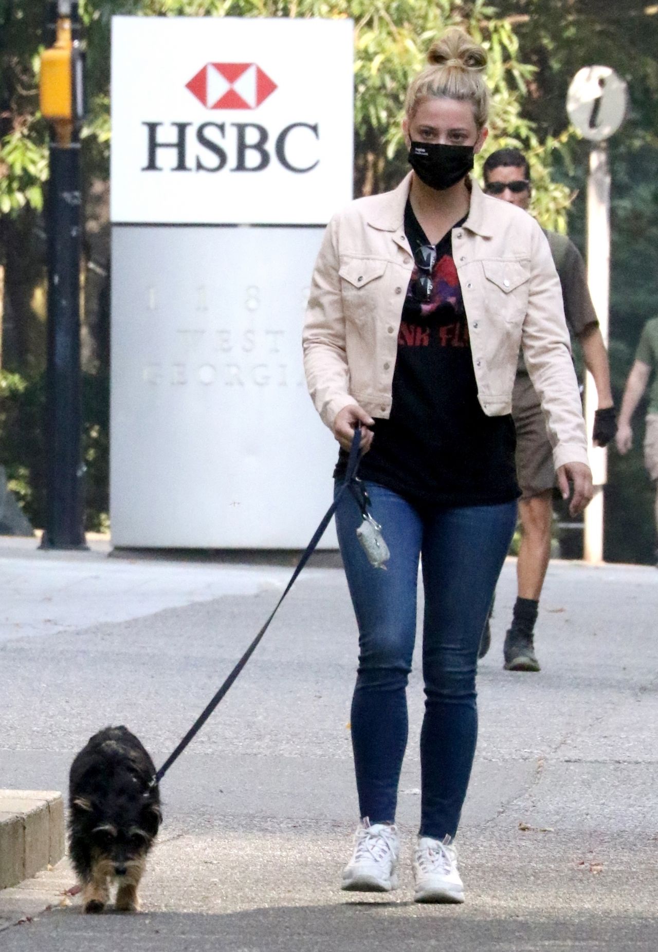 lili-reinhart-walking-her-dog-in-vancouver-09-11-2020-2.jpg